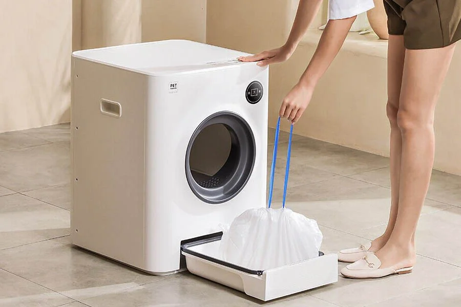 self scooping cat litter box